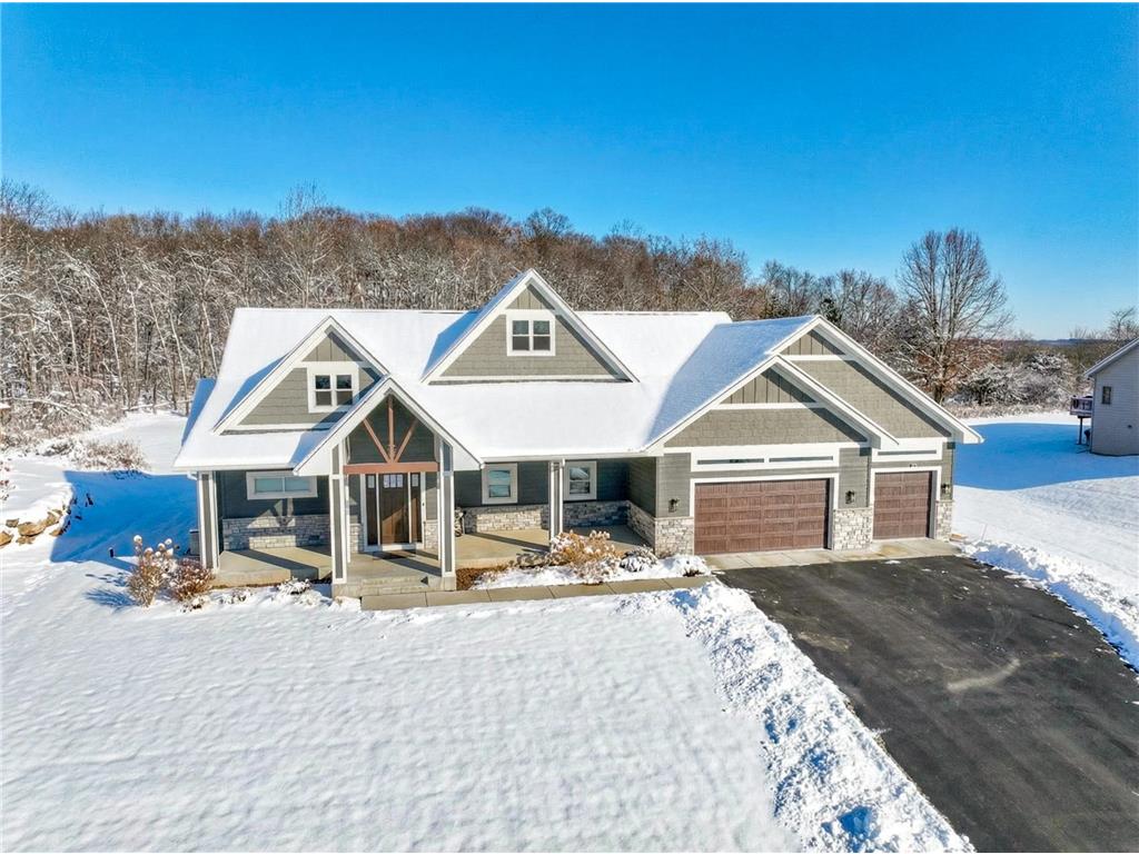1075 Autumn Oak Lane Hudson WI 54016 7010045 image1