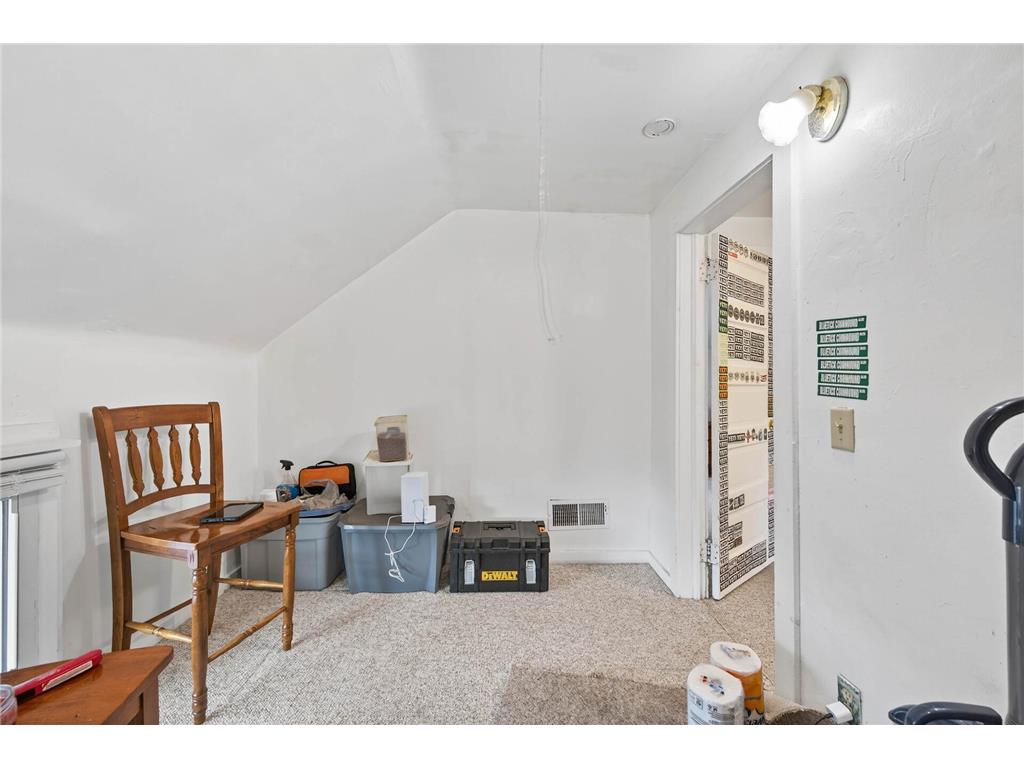 1075 Case Avenue Saint Paul MN 55106 6784766 image18