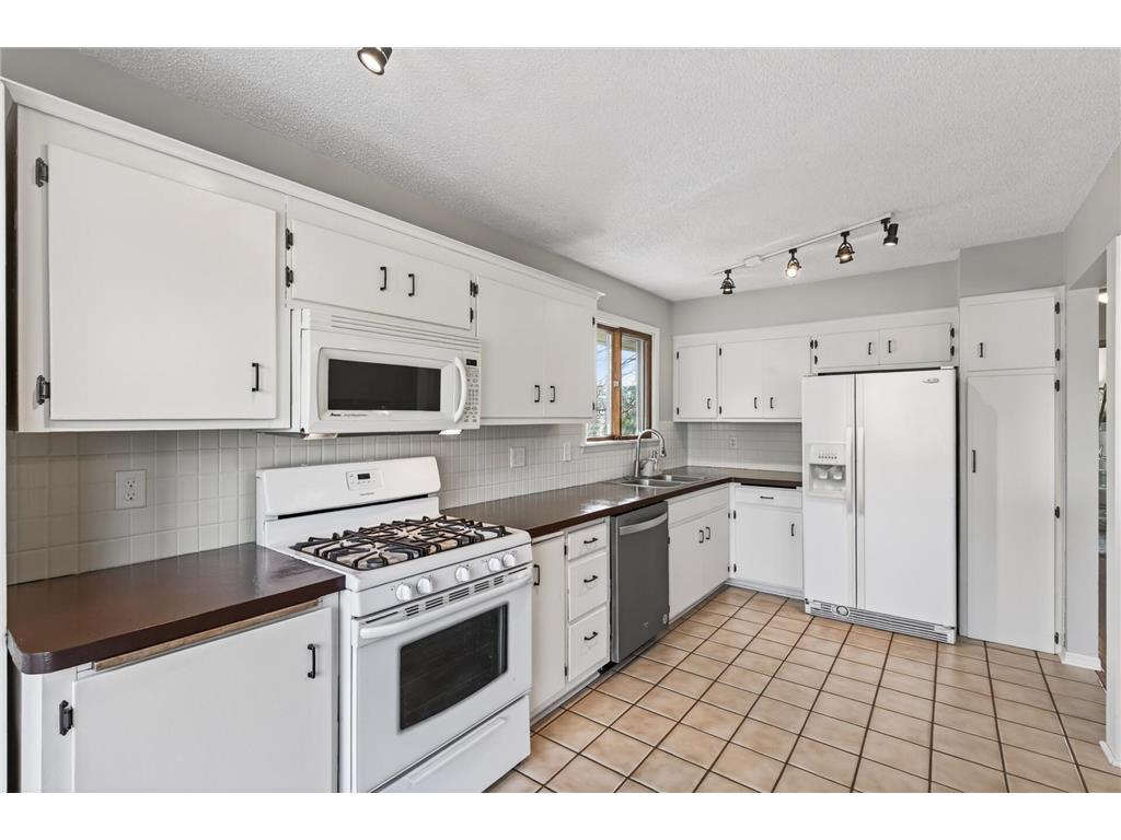 1075 Lowell Drive Apple Valley MN 55124 7050105 image10