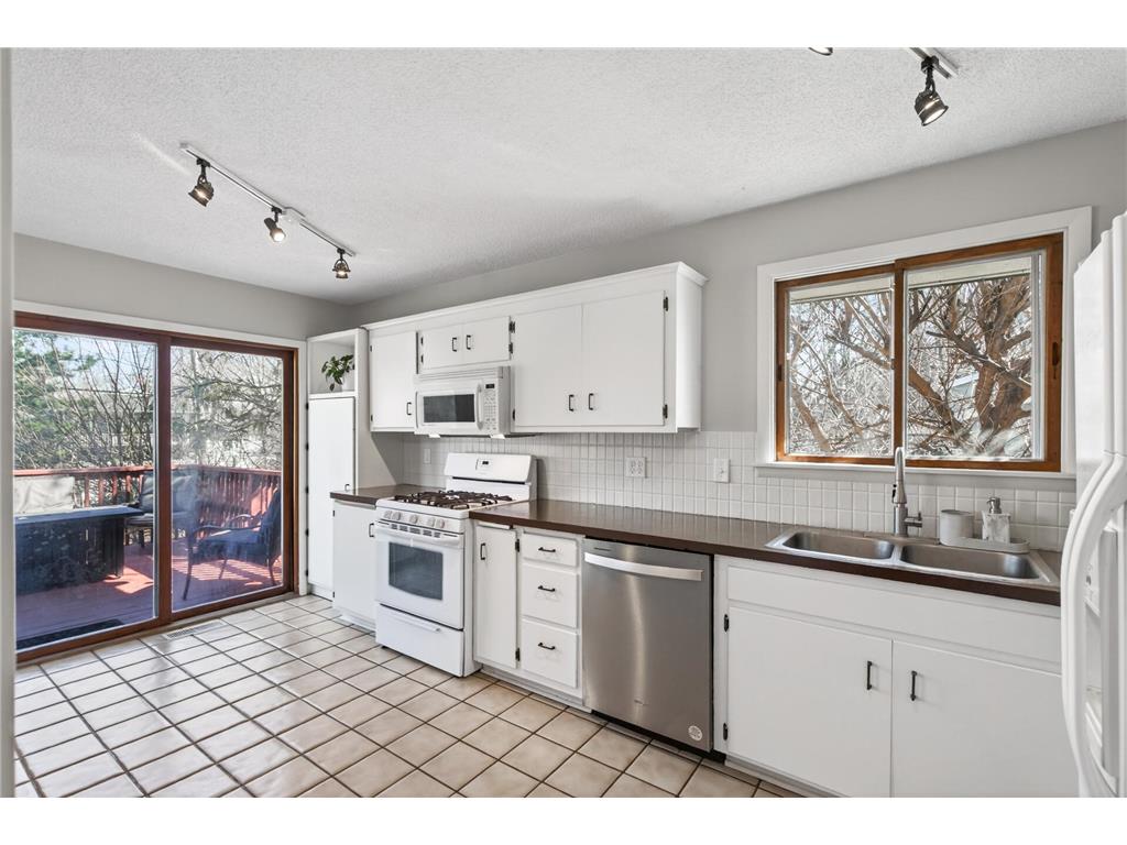 1075 Lowell Drive Apple Valley MN 55124 7050105 image13