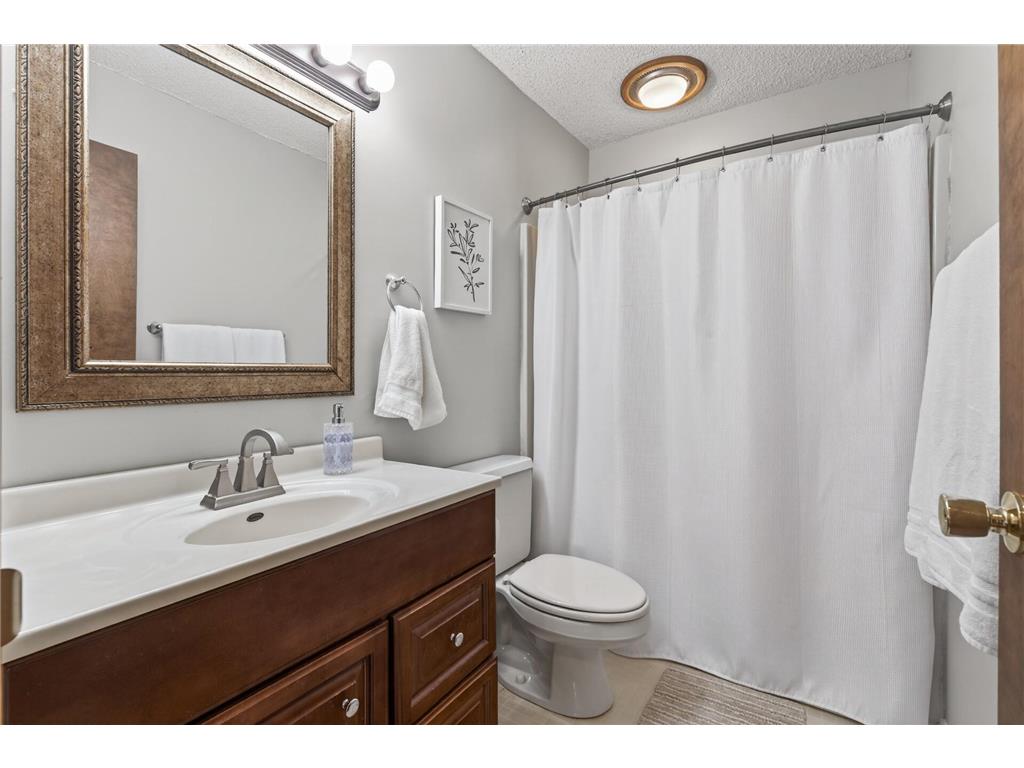 1075 Lowell Drive Apple Valley MN 55124 7050105 image20
