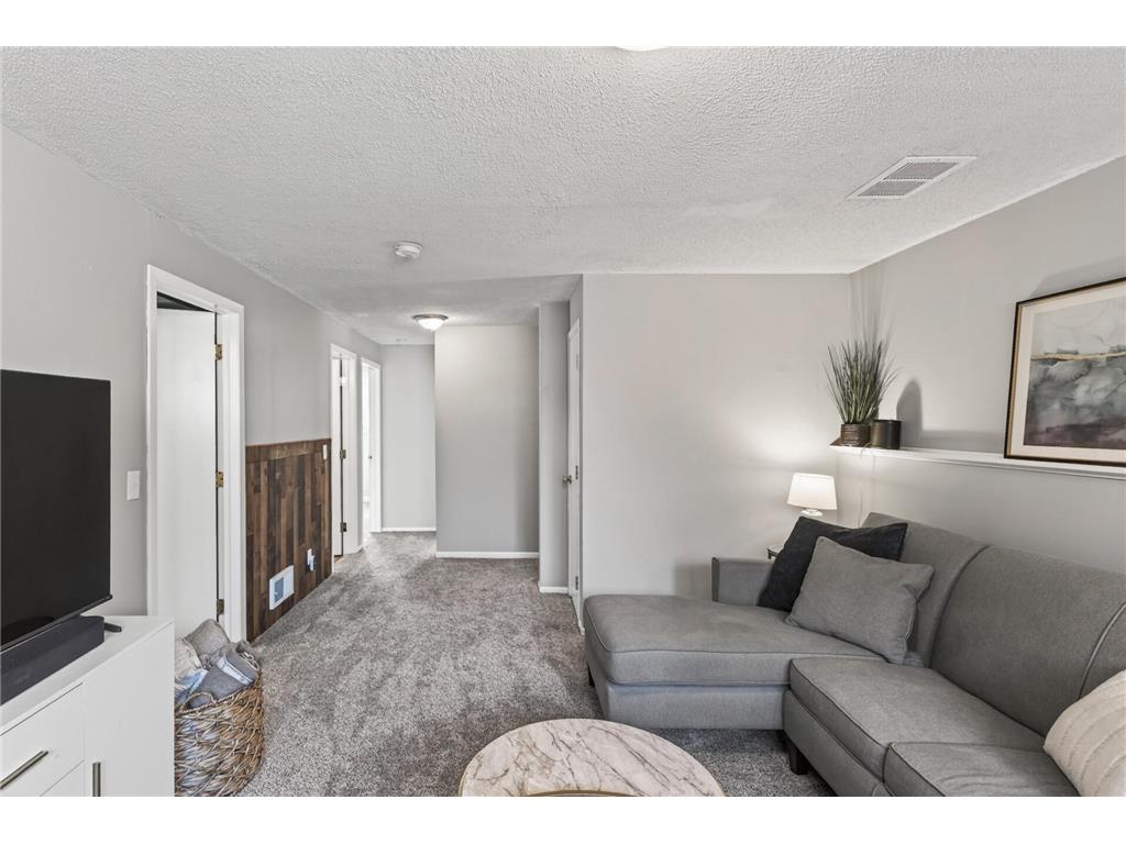 1075 Lowell Drive Apple Valley MN 55124 7050105 image25