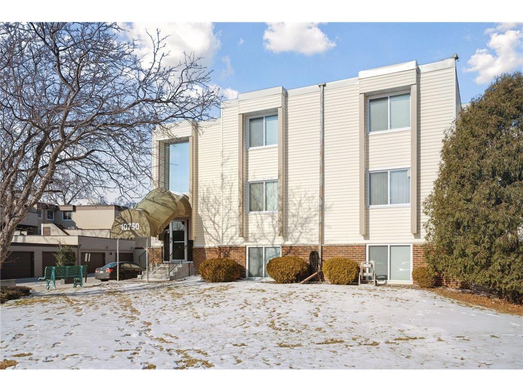 10750 Rockford Road 211, Plymouth, MN, 55442 MLS 7778472 Edina Realty