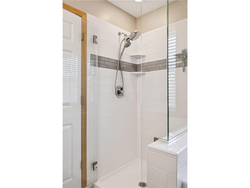 10756 Falling Water Lane #B Woodbury MN 55129 7060174 image23