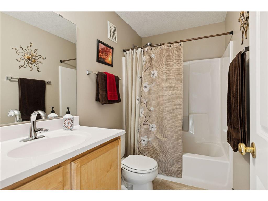 10756 Falling Water Lane #B Woodbury MN 55129 7060174 image27