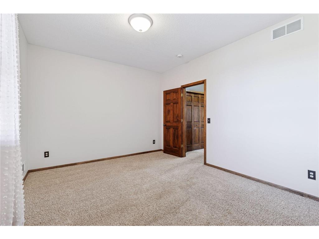 10758 Watersedge Lane Woodbury MN 55129 6805214 image54