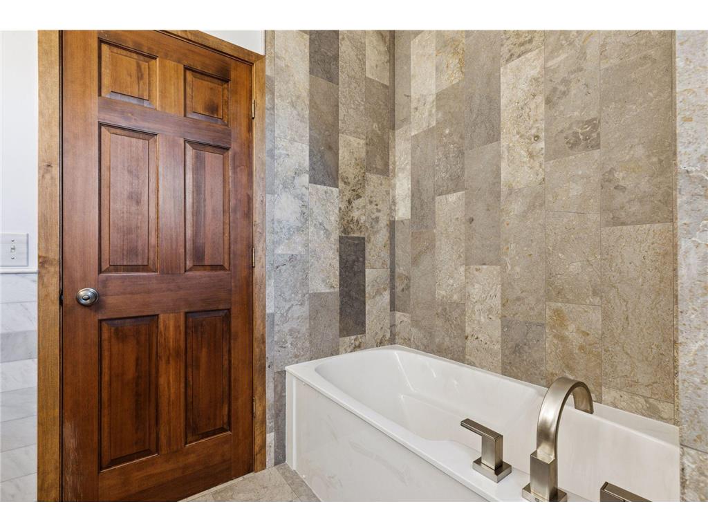 10758 Watersedge Lane Woodbury MN 55129 6805214 image58