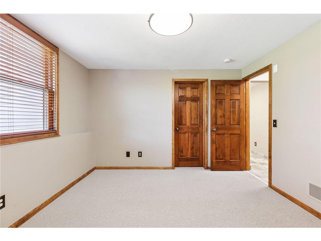 10758 Watersedge Lane Woodbury MN 55129 6805214 image77