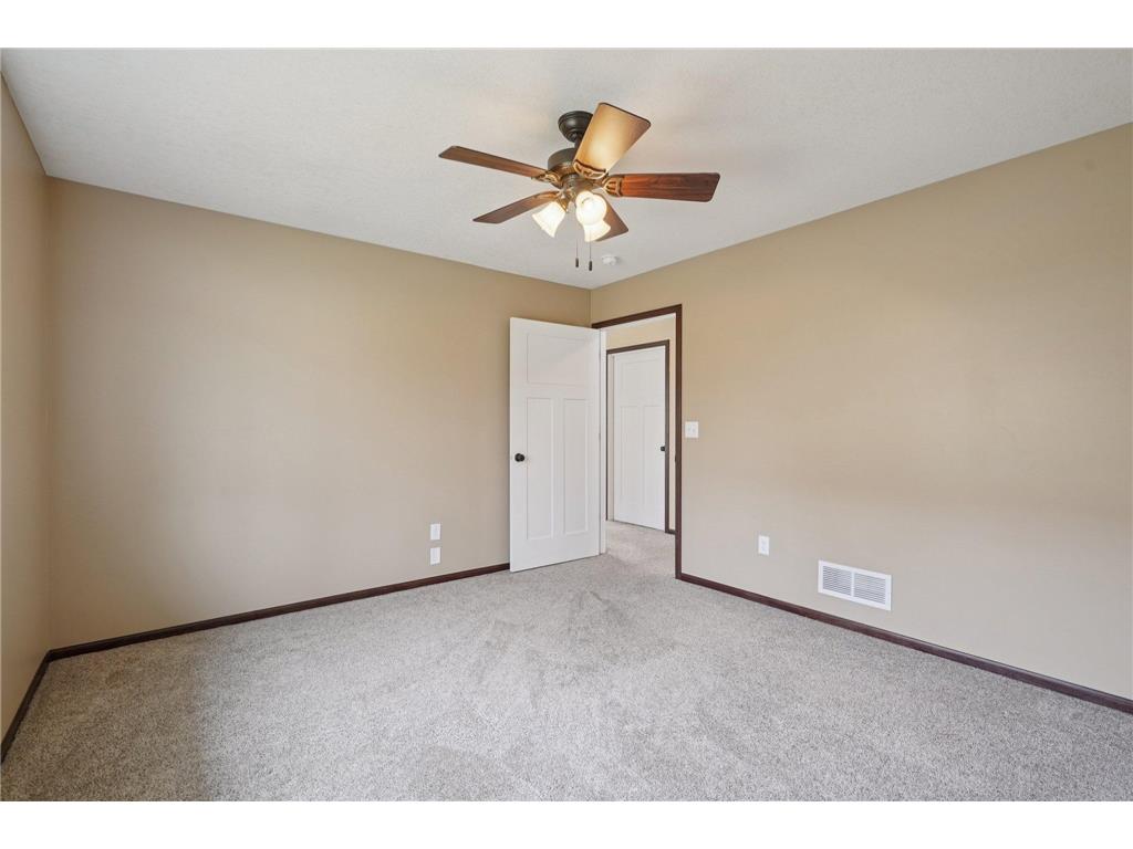 1076 244th Avenue NE East Bethel MN 55005 7089177 image27