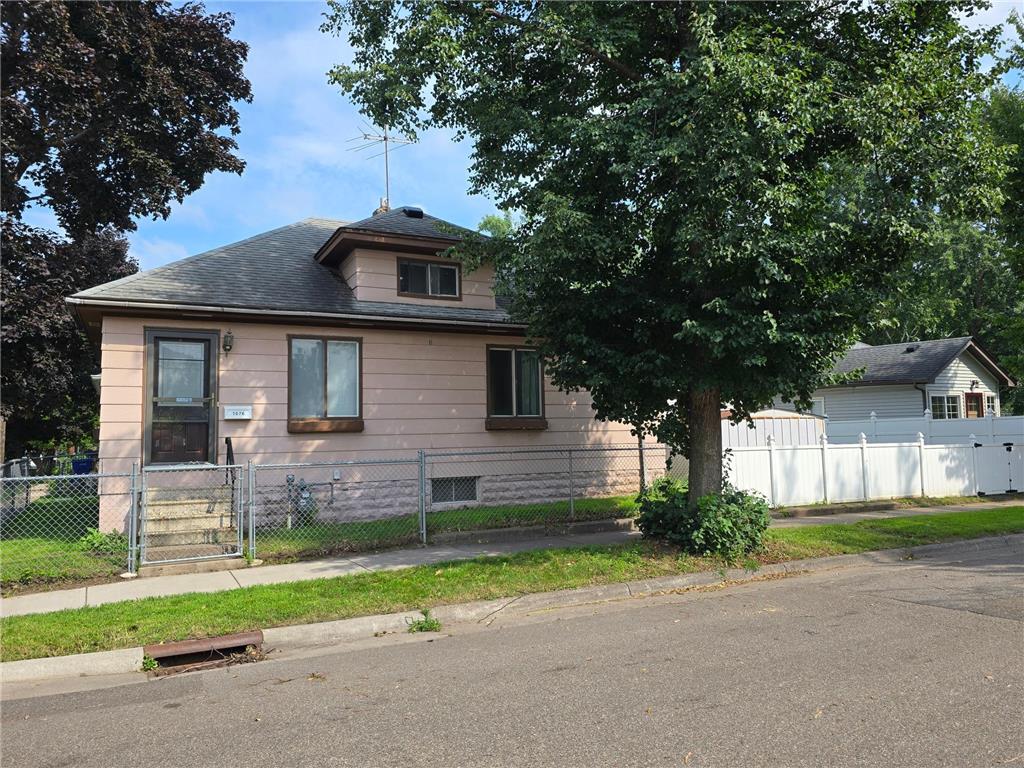 1076 Hatch Avenue Saint Paul MN 55103 6770261 image1