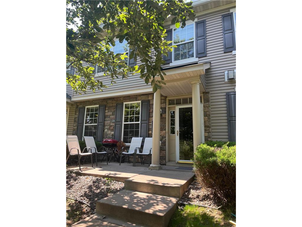 1076 Hillvale Avenue N Oakdale MN 55128 6572562 image1