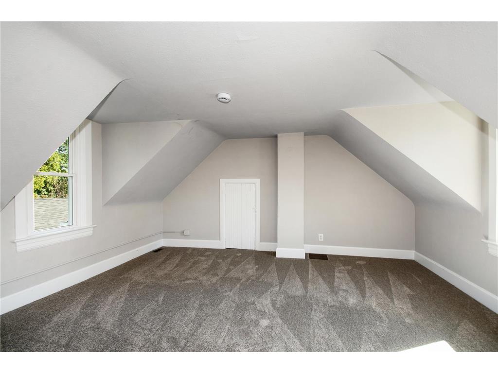 1076 Humboldt Avenue West Saint Paul MN 55118 6799070 image11