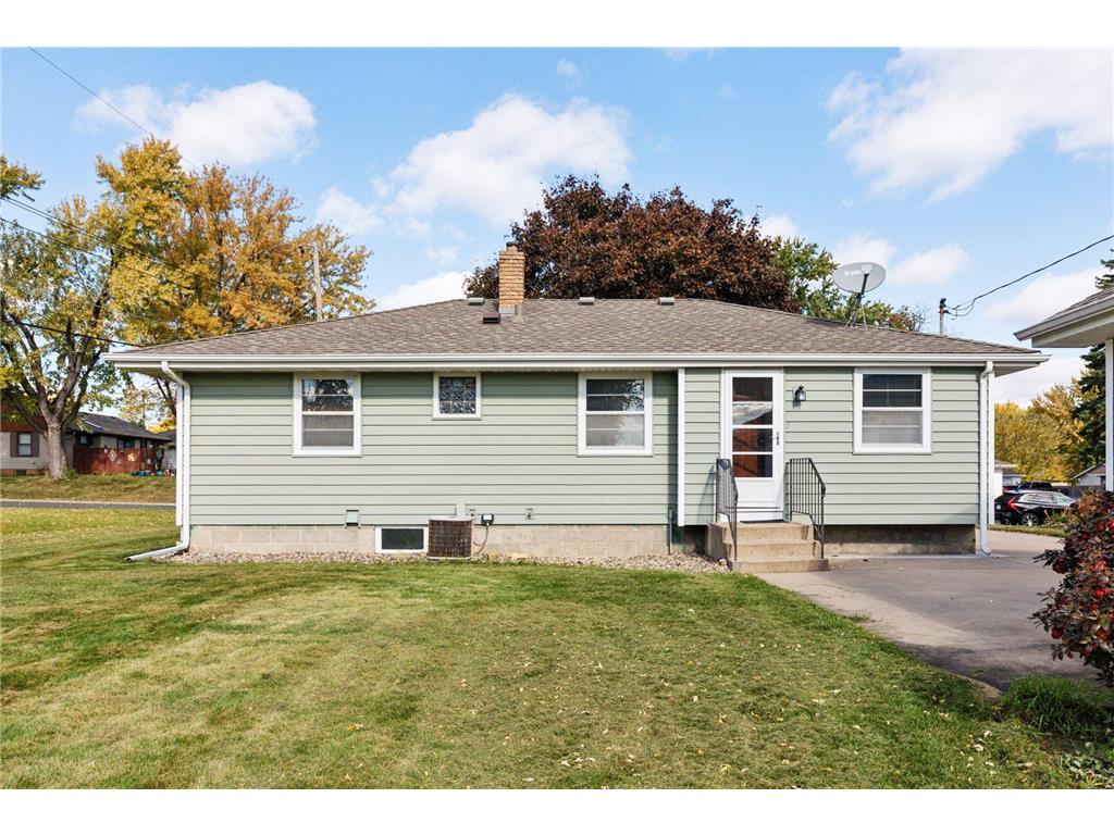 1076 Mckee Street Eagan MN 55121 6807837 image1