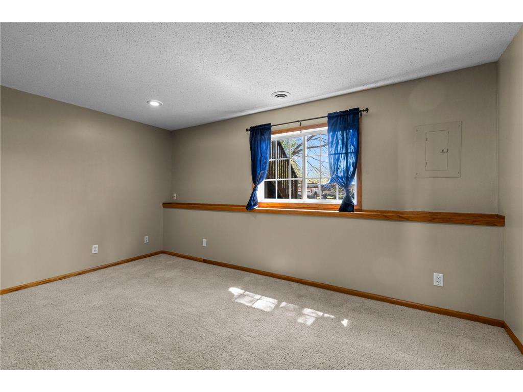 1076 Pine Street Farmington MN 55024 7043958 image33