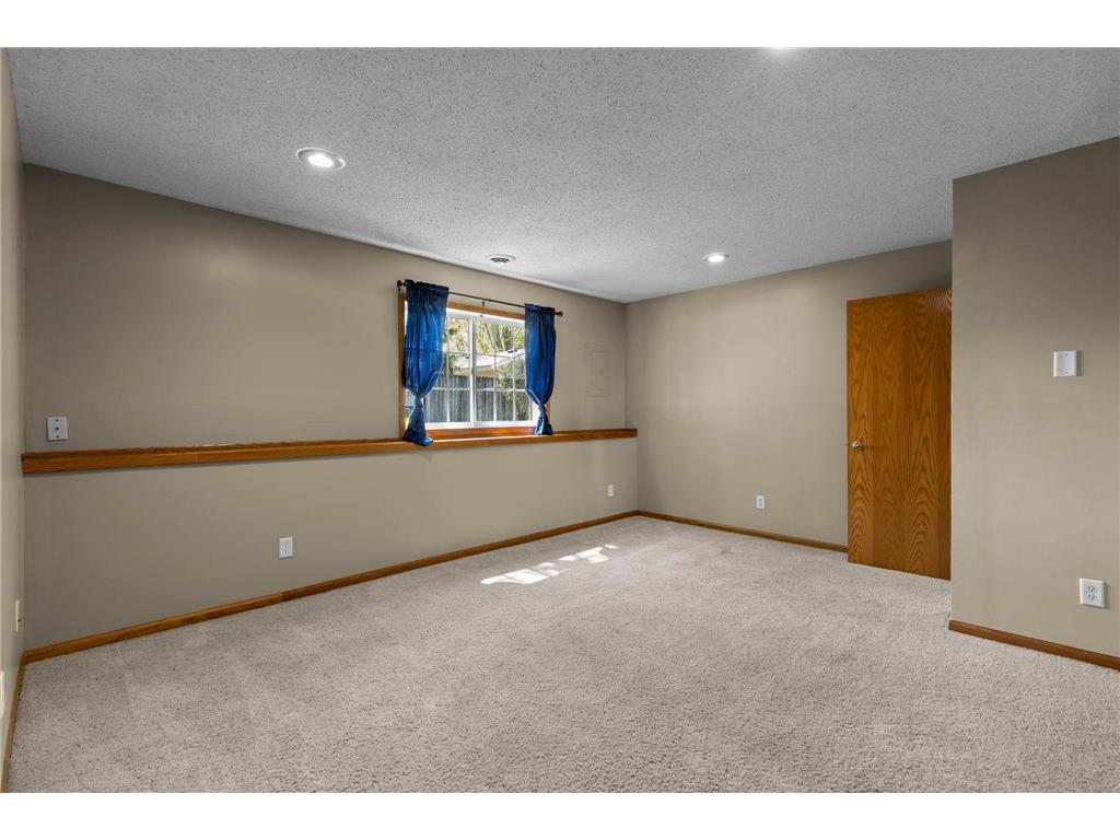 1076 Pine Street Farmington MN 55024 7043958 image35