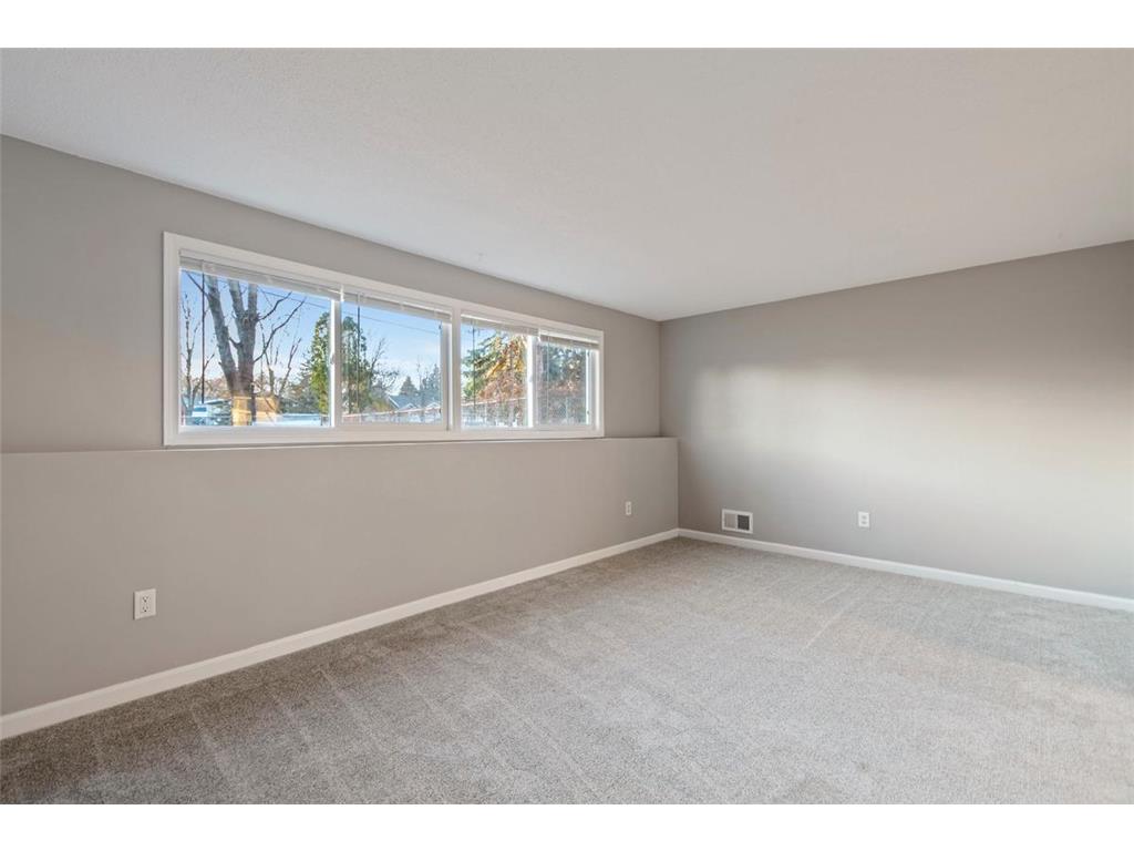 1076 Sibley Street S Shakopee MN 55379 7019033 image6