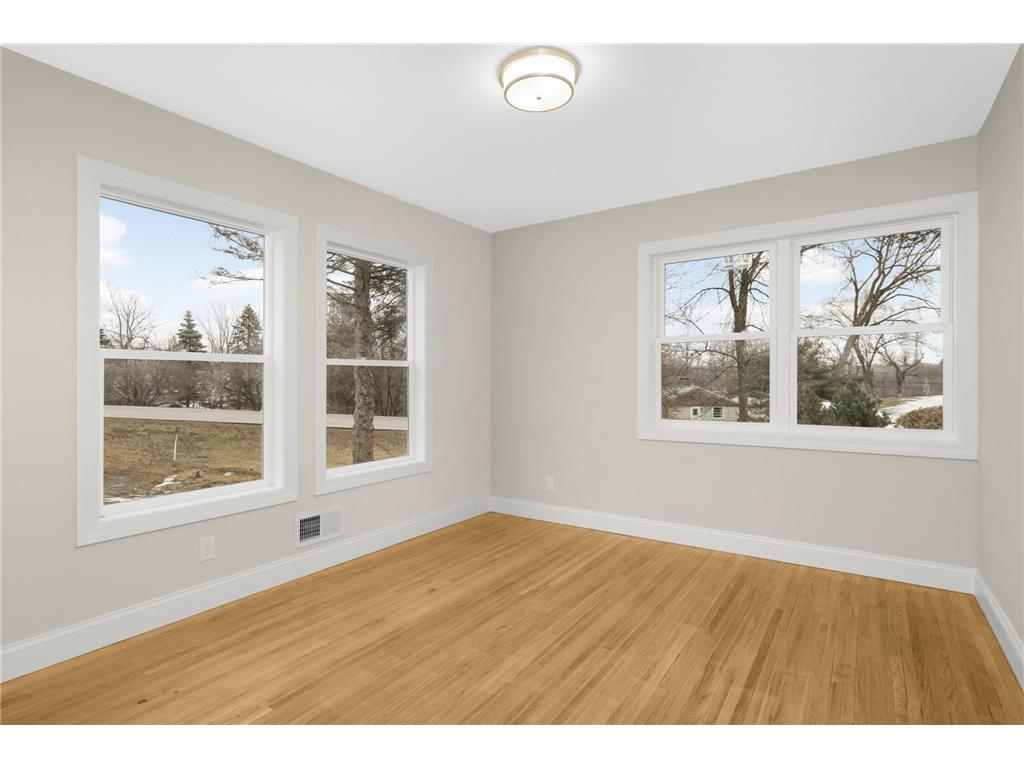 1077 Century Avenue S Maplewood MN 55119 7048312 image11