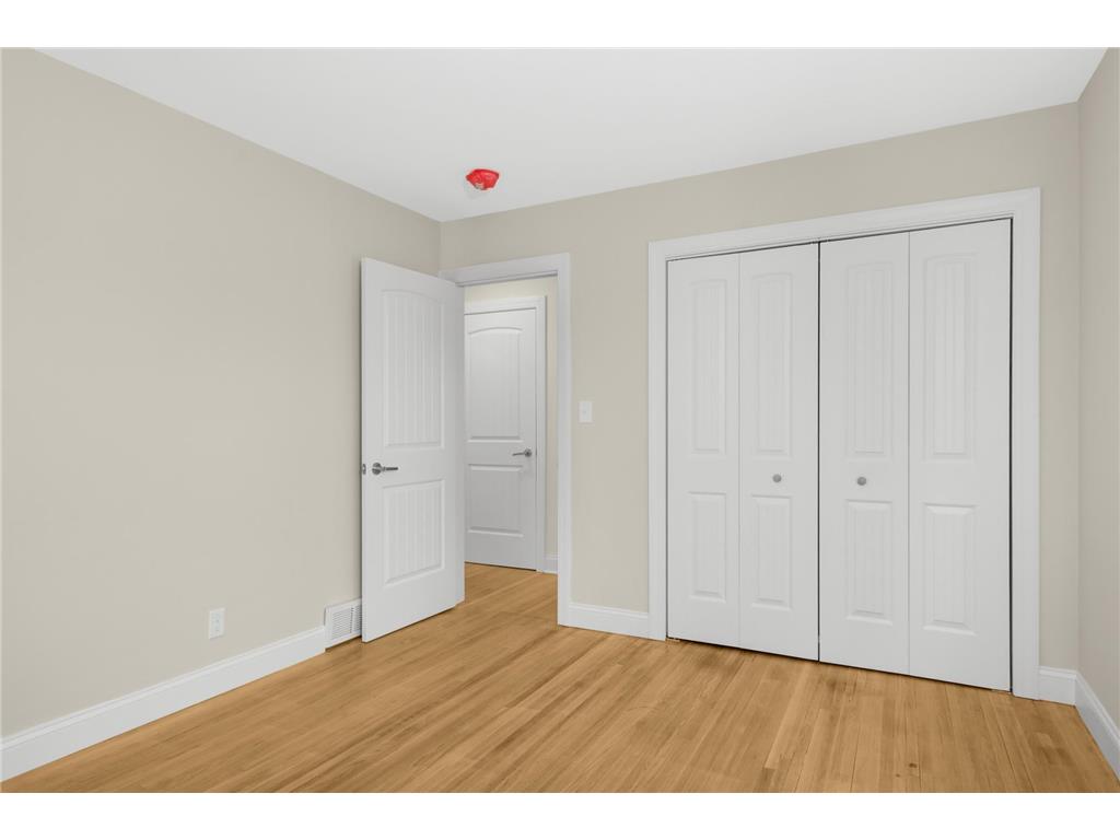 1077 Century Avenue S Maplewood MN 55119 7048312 image12