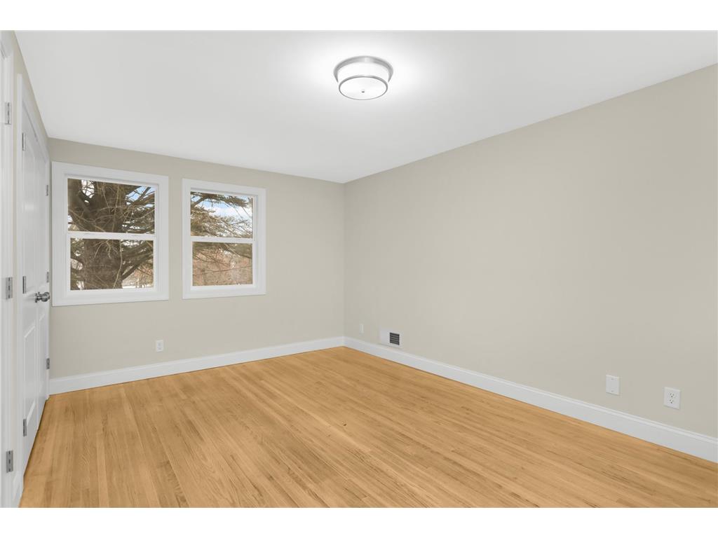 1077 Century Avenue S Maplewood MN 55119 7048312 image14
