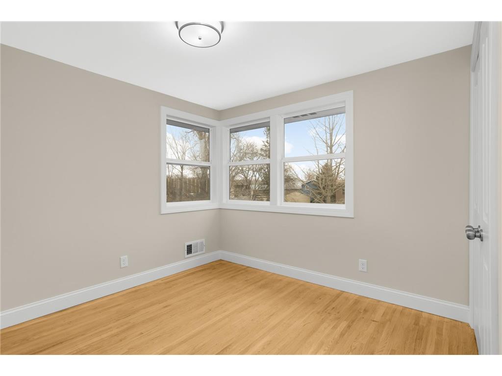 1077 Century Avenue S Maplewood MN 55119 7048312 image20