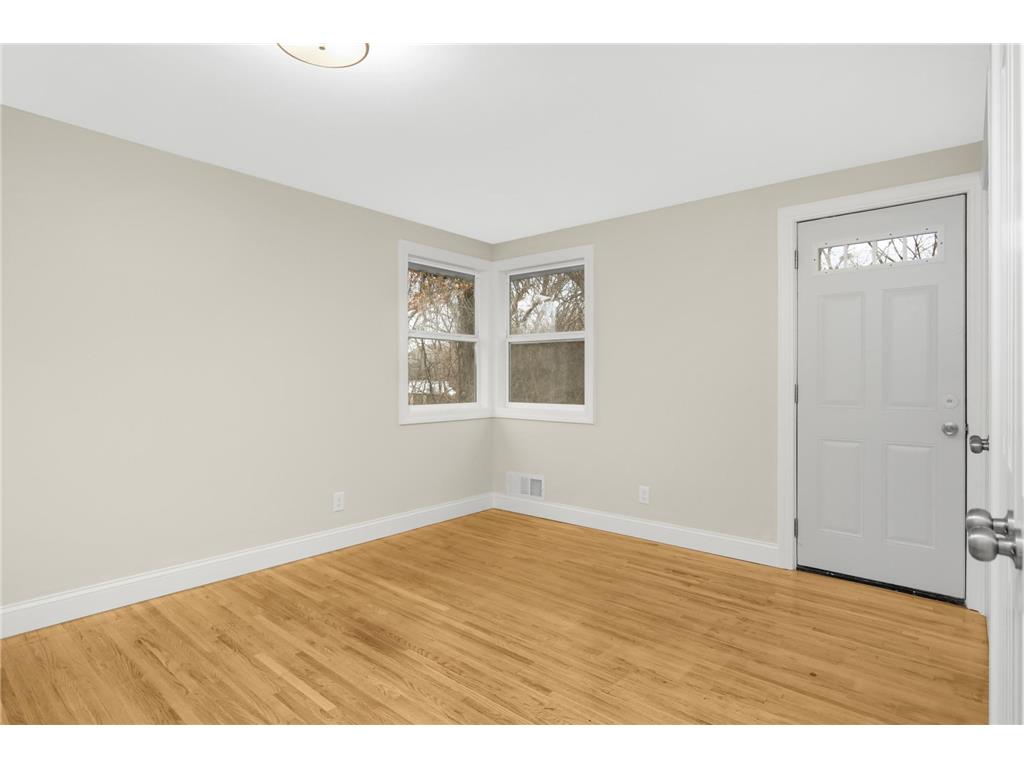 1077 Century Avenue S Maplewood MN 55119 7048312 image22
