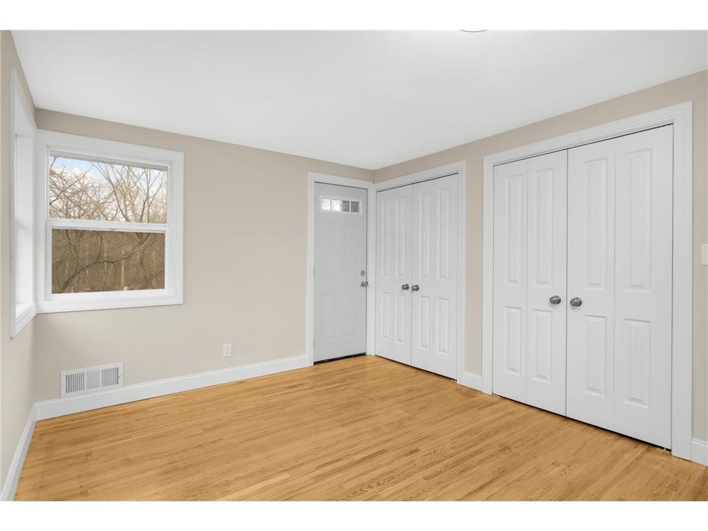 1077 Century Avenue S Maplewood MN 55119 7048312 image23