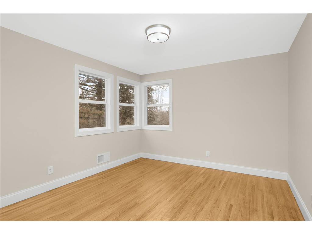 1077 Century Avenue S Maplewood MN 55119 7048312 image25