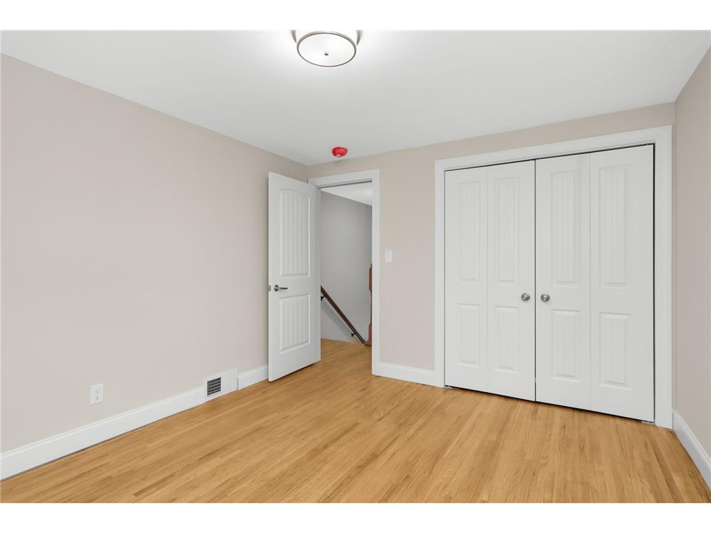 1077 Century Avenue S Maplewood MN 55119 7048312 image26