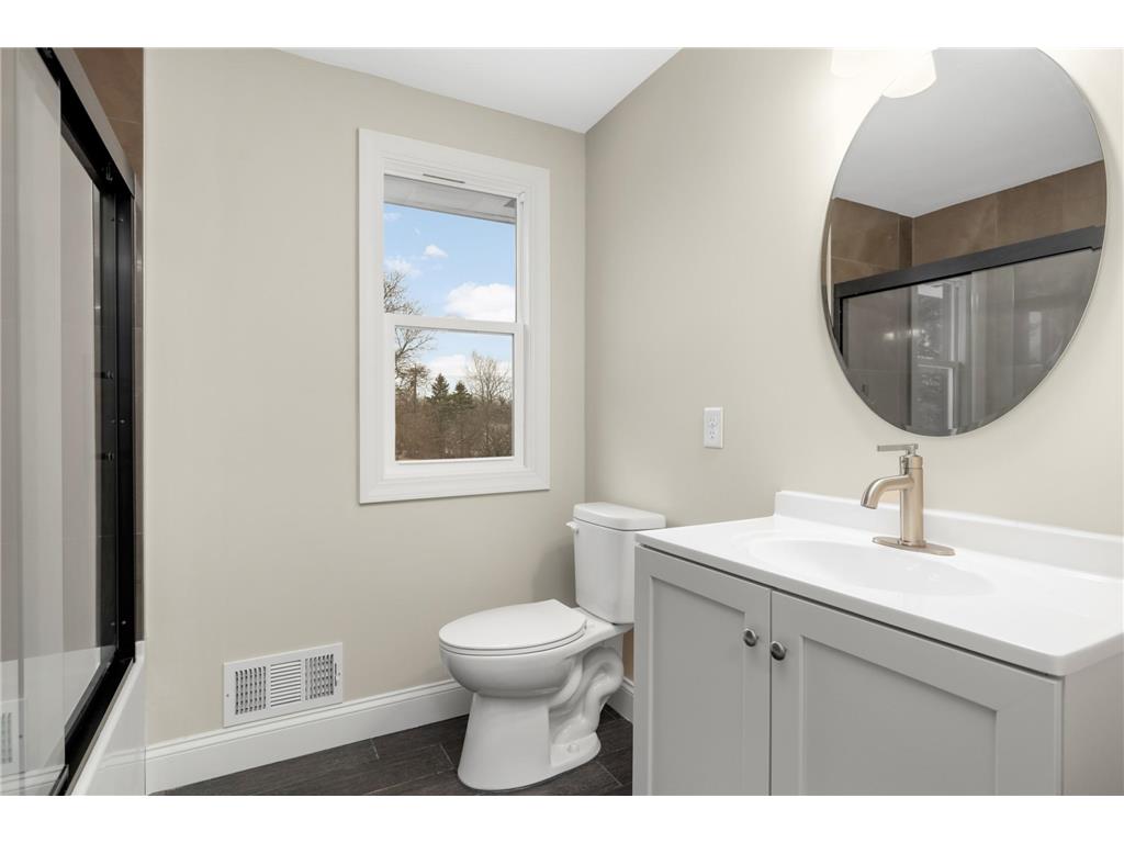 1077 Century Avenue S Maplewood MN 55119 7048312 image27