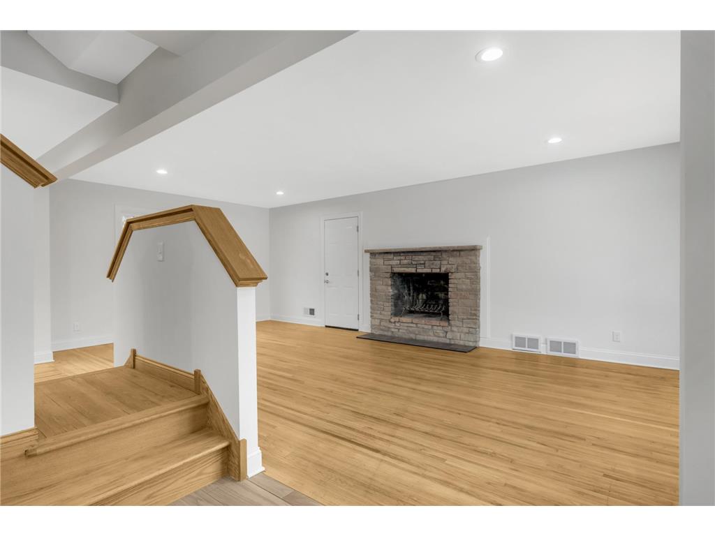 1077 Century Avenue S Maplewood MN 55119 7048312 image8