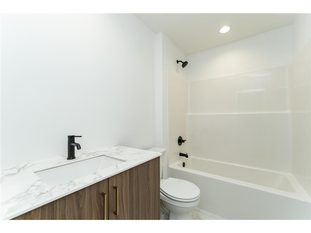 1077 Century Village Lane NE Rochester MN 55906 6807817 image17