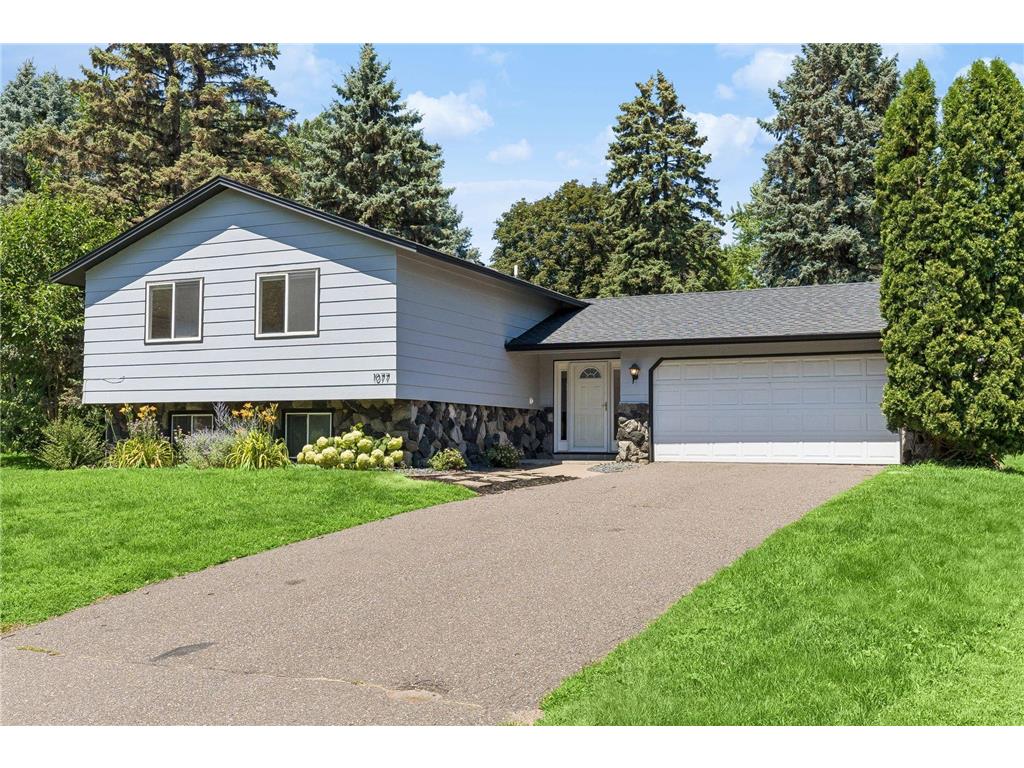 1077 Churchill Circle Shoreview MN 55126 7084477 image1
