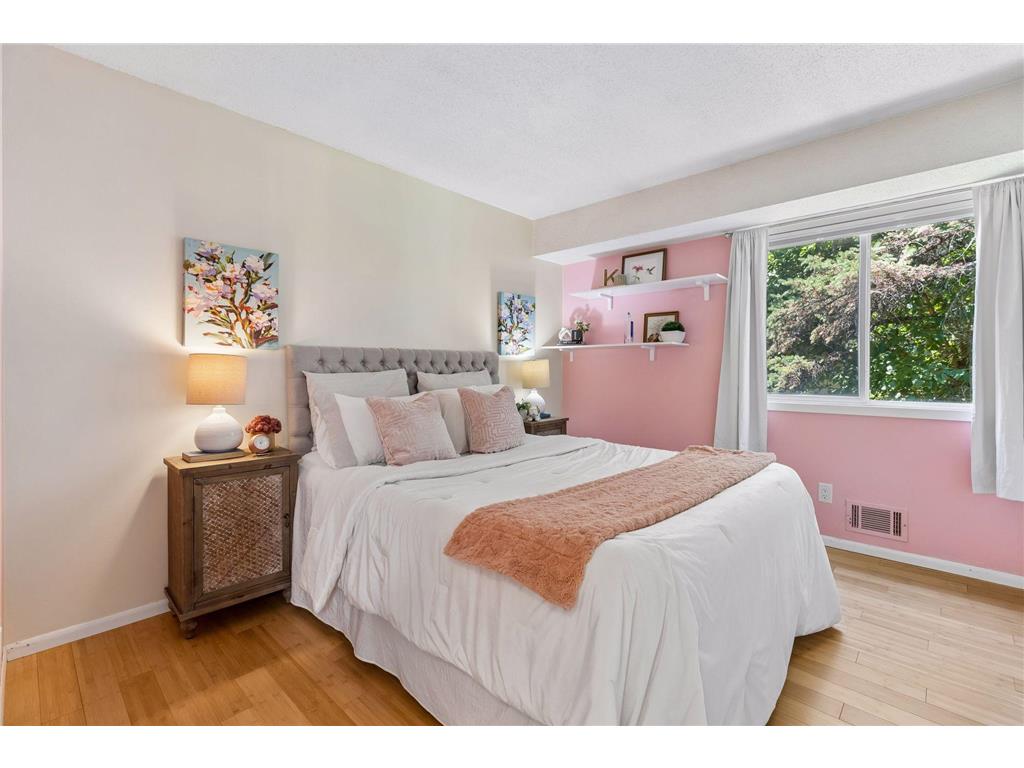 1077 Churchill Circle Shoreview MN 55126 7084477 image17