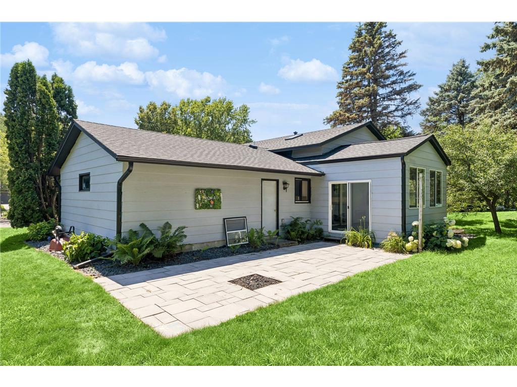 1077 Churchill Circle Shoreview MN 55126 7084477 image32