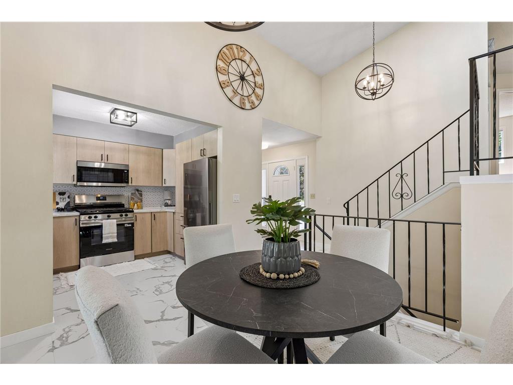 1077 Churchill Circle Shoreview MN 55126 7084477 image6