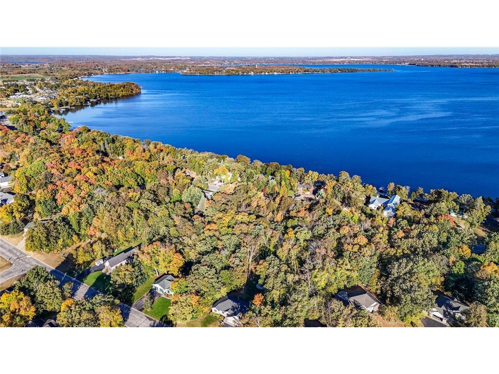 1077 S Shore Drive Detroit Lakes MN 56501 6798079 image10