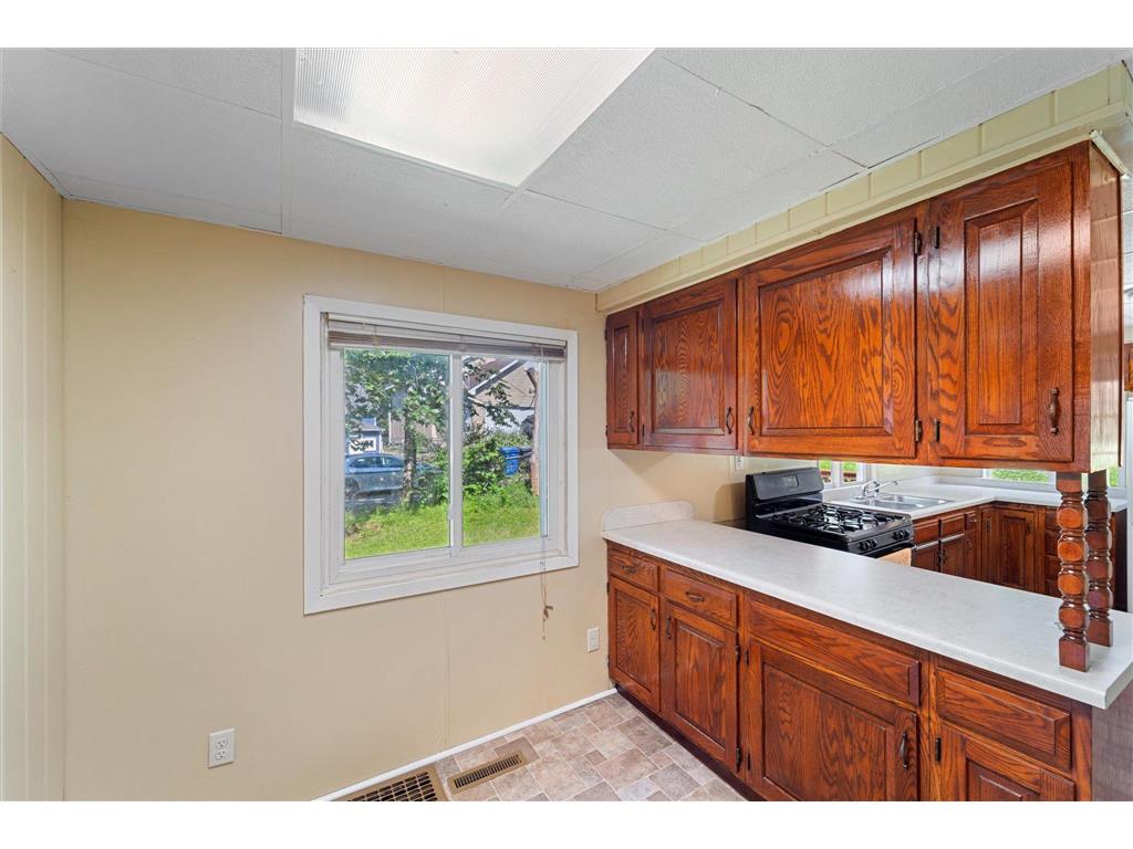 1077 York Avenue Saint Paul MN 55106 6748915 image6