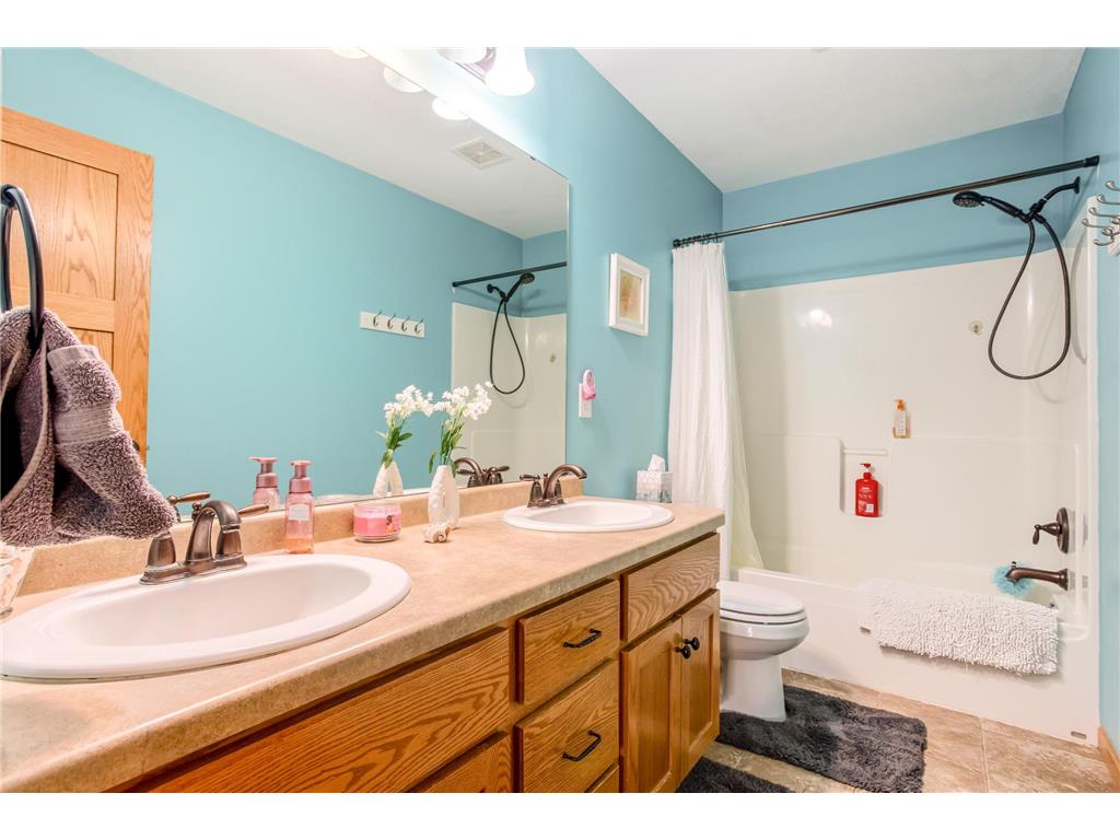 10770 Scott Avenue N Brooklyn Park MN 55443 7050281 image36