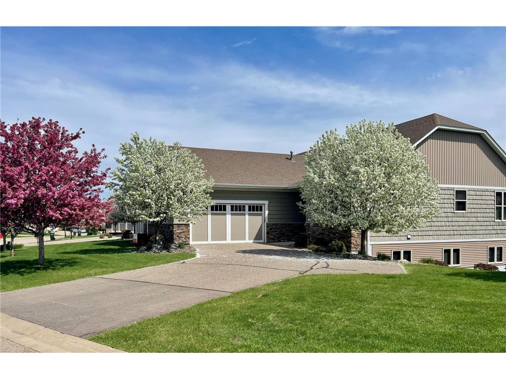 10776 Lyndale Bluffs Trail, Bloomington, MN, 55420 MLS 6158404 Edina Realty