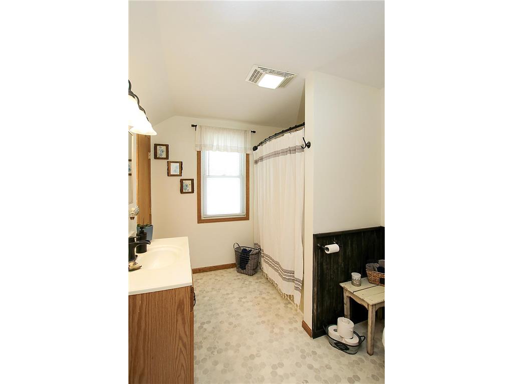 1078 Jefferson Street SE Hutchinson MN 55350 7008115 image13