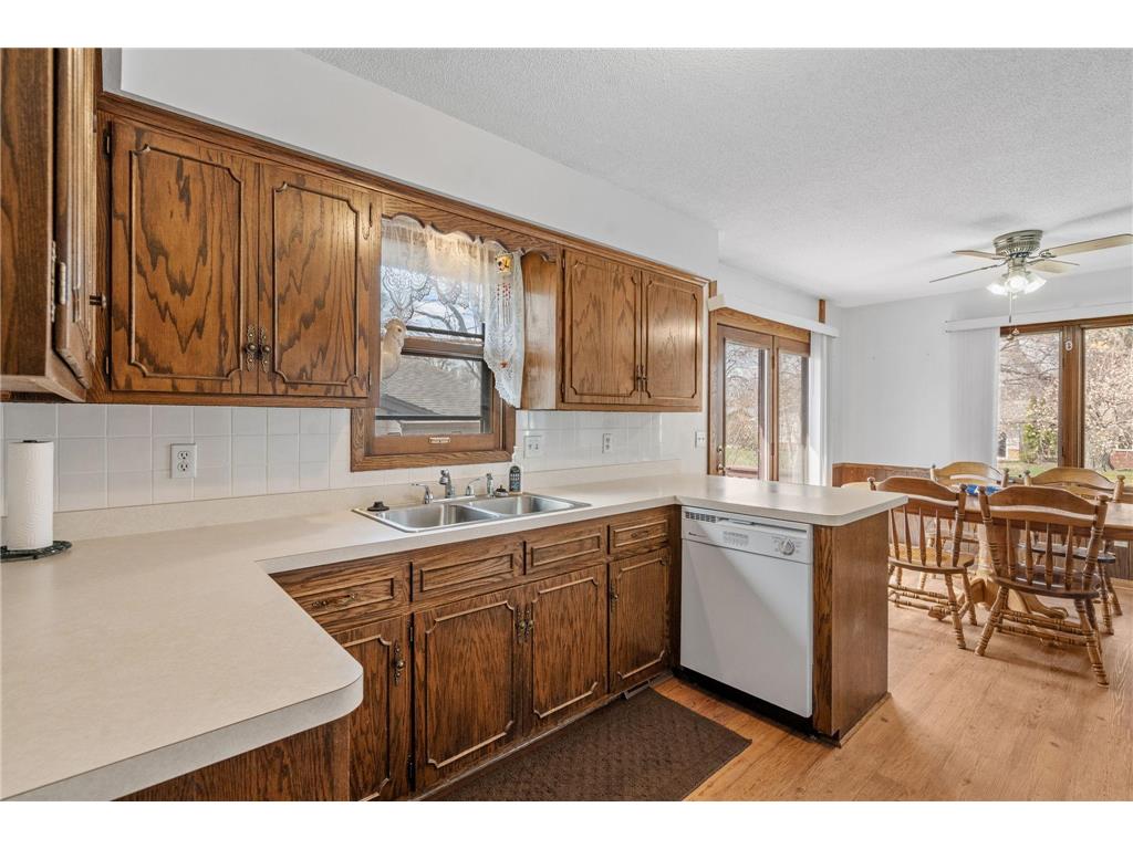 1079 Monroe Street S Shakopee MN 55379 7022788 image12