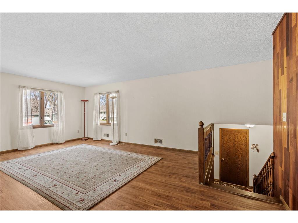 1079 Monroe Street S Shakopee MN 55379 7022788 image4