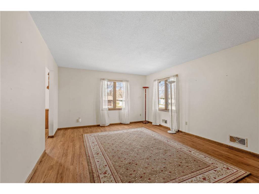 1079 Monroe Street S Shakopee MN 55379 7022788 image6