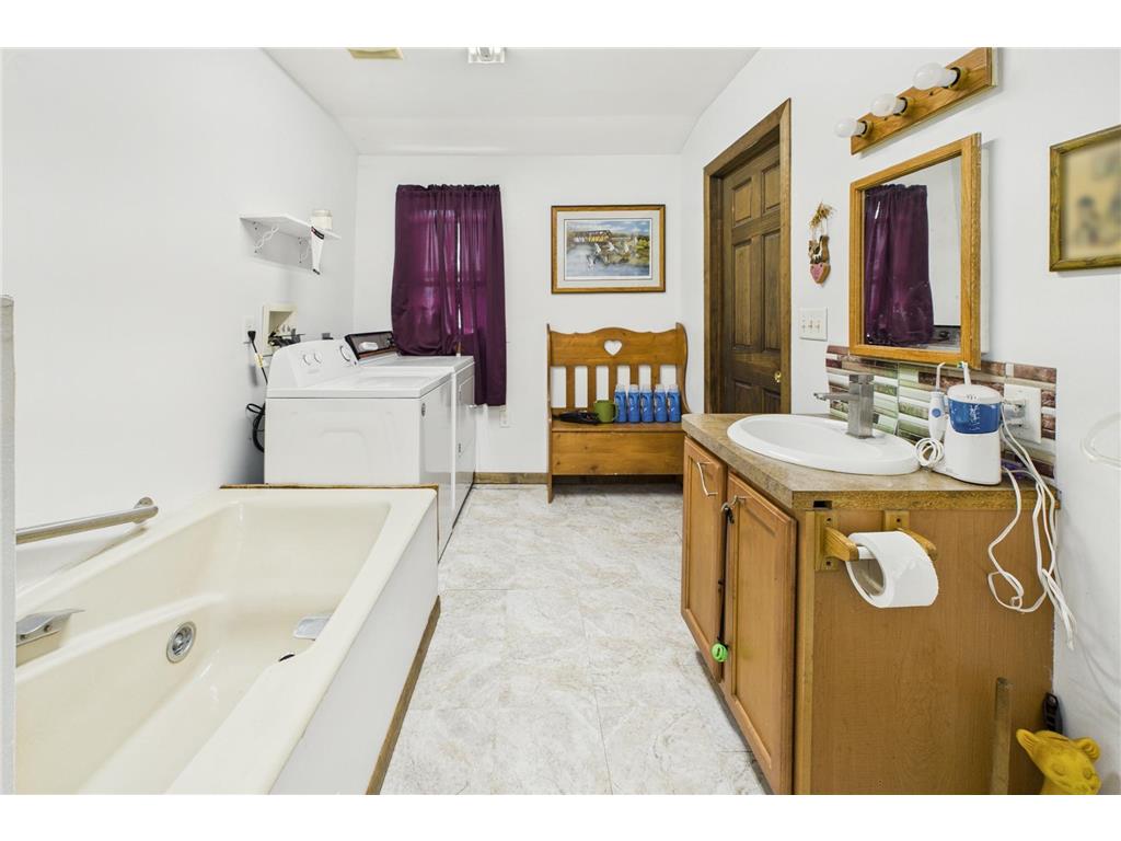 108 Central Avenue S Bertha MN 56437 6774840 image16