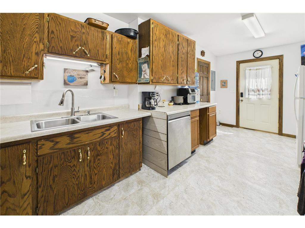 108 Central Avenue S Bertha MN 56437 6774840 image18