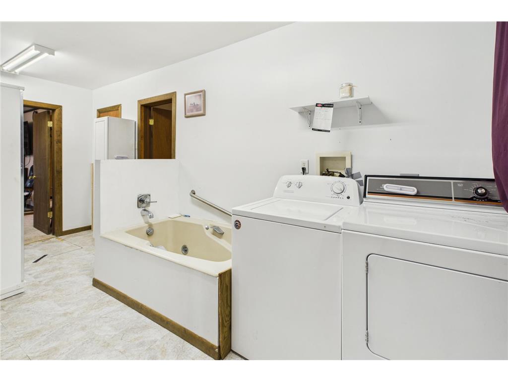 108 Central Avenue S Bertha MN 56437 6774840 image23