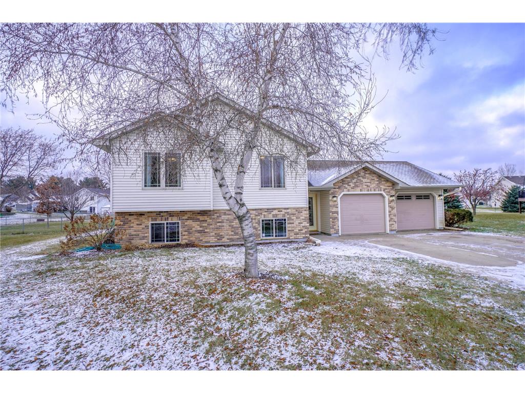 108 French Court Roberts WI 54023 6475093 image1