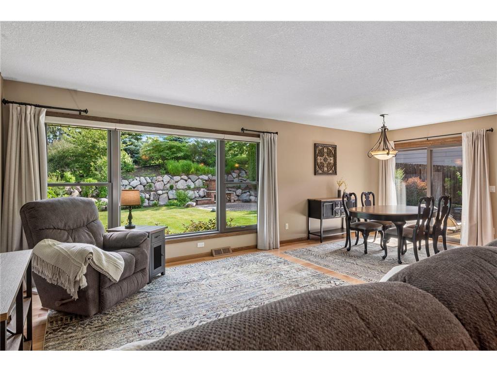 108 Knoll Circle E Burnsville MN 55337 7097303 image4
