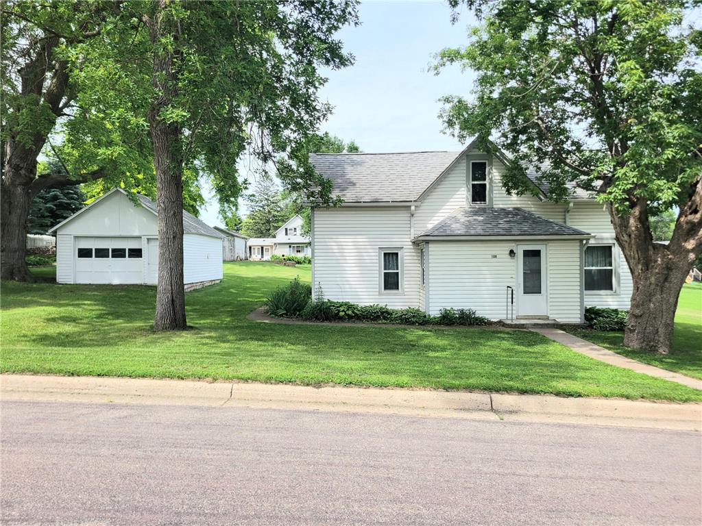 108 S Griffin Street Lakefield MN 56150 6740783 image1