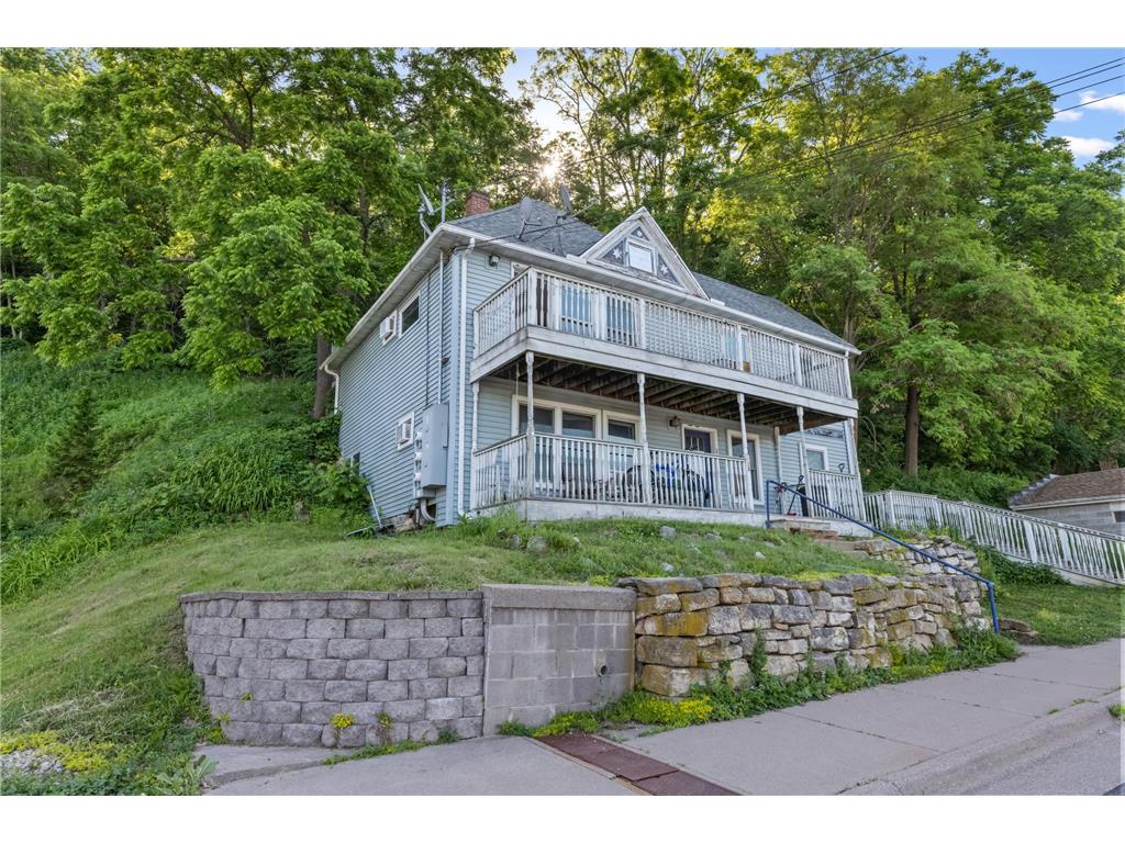 108 S Hill Street Fountain City WI 54629 7086506 image1